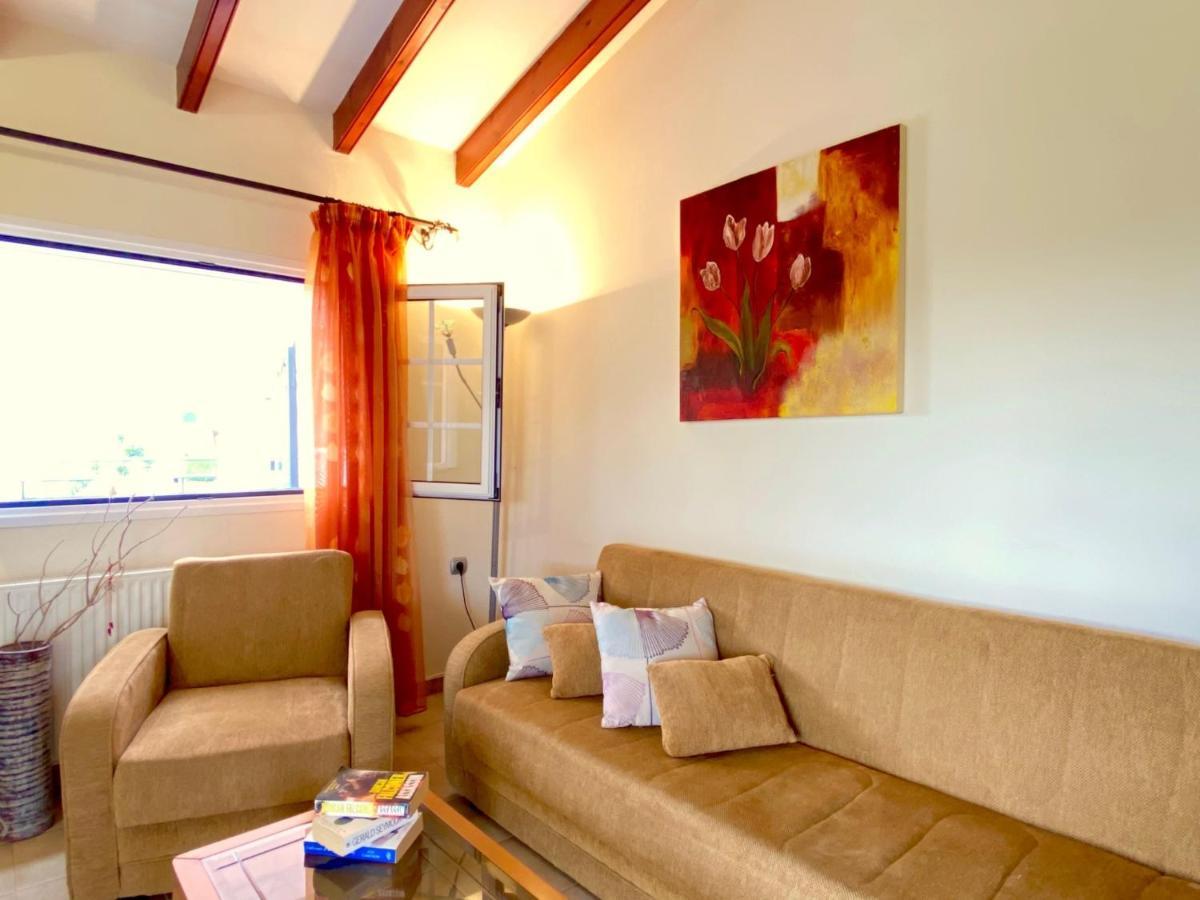 Asteraki Poolside Apartment By Dadovillas Akharavi Extérieur photo