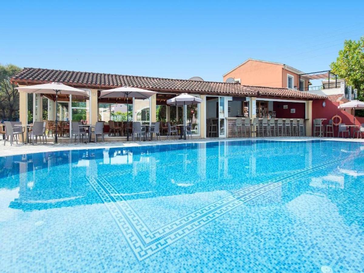 Asteraki Poolside Apartment By Dadovillas Akharavi Extérieur photo